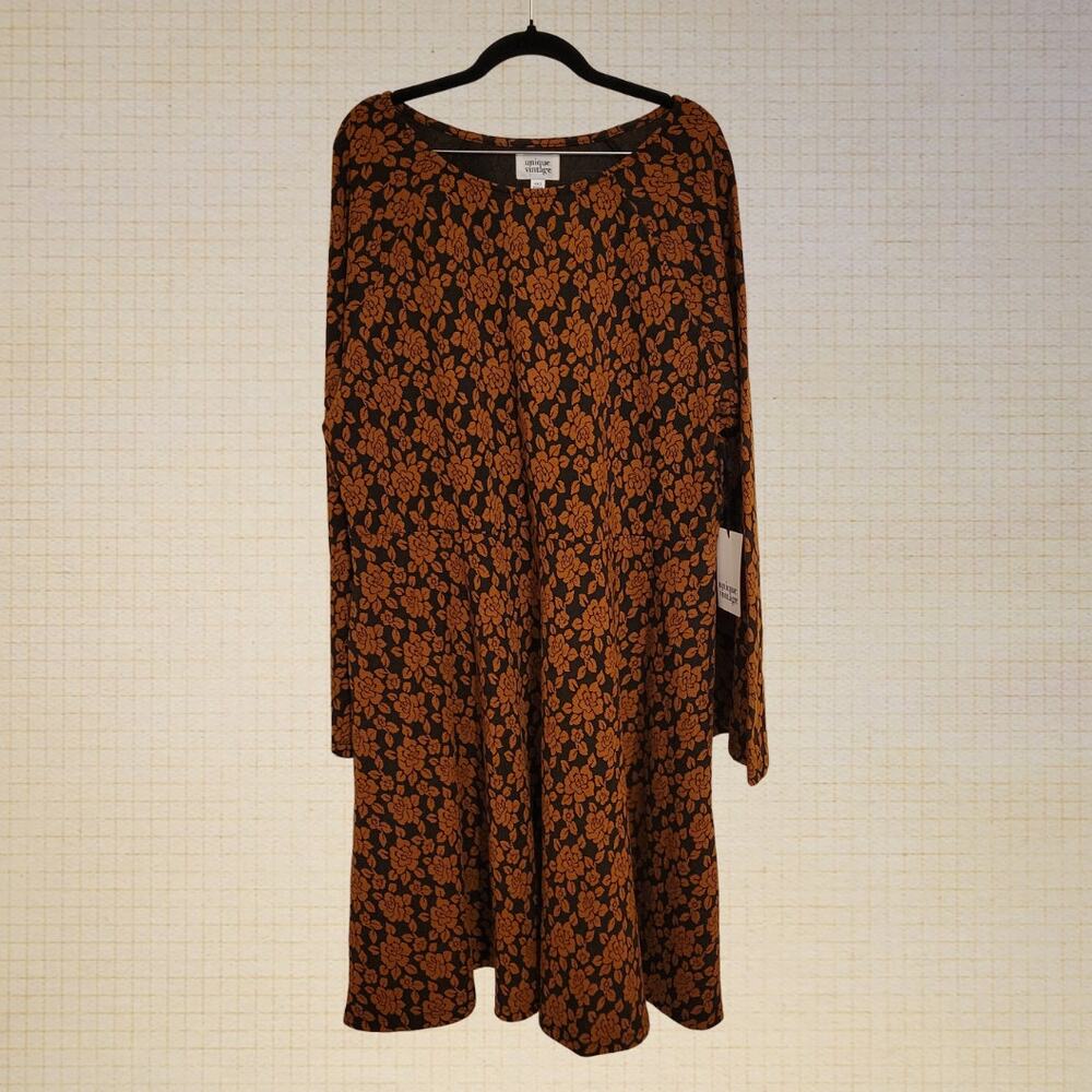 Unique Vintage 5X Floral Bell Sleeve Stretch Circle Skirt Dress Plus Size
